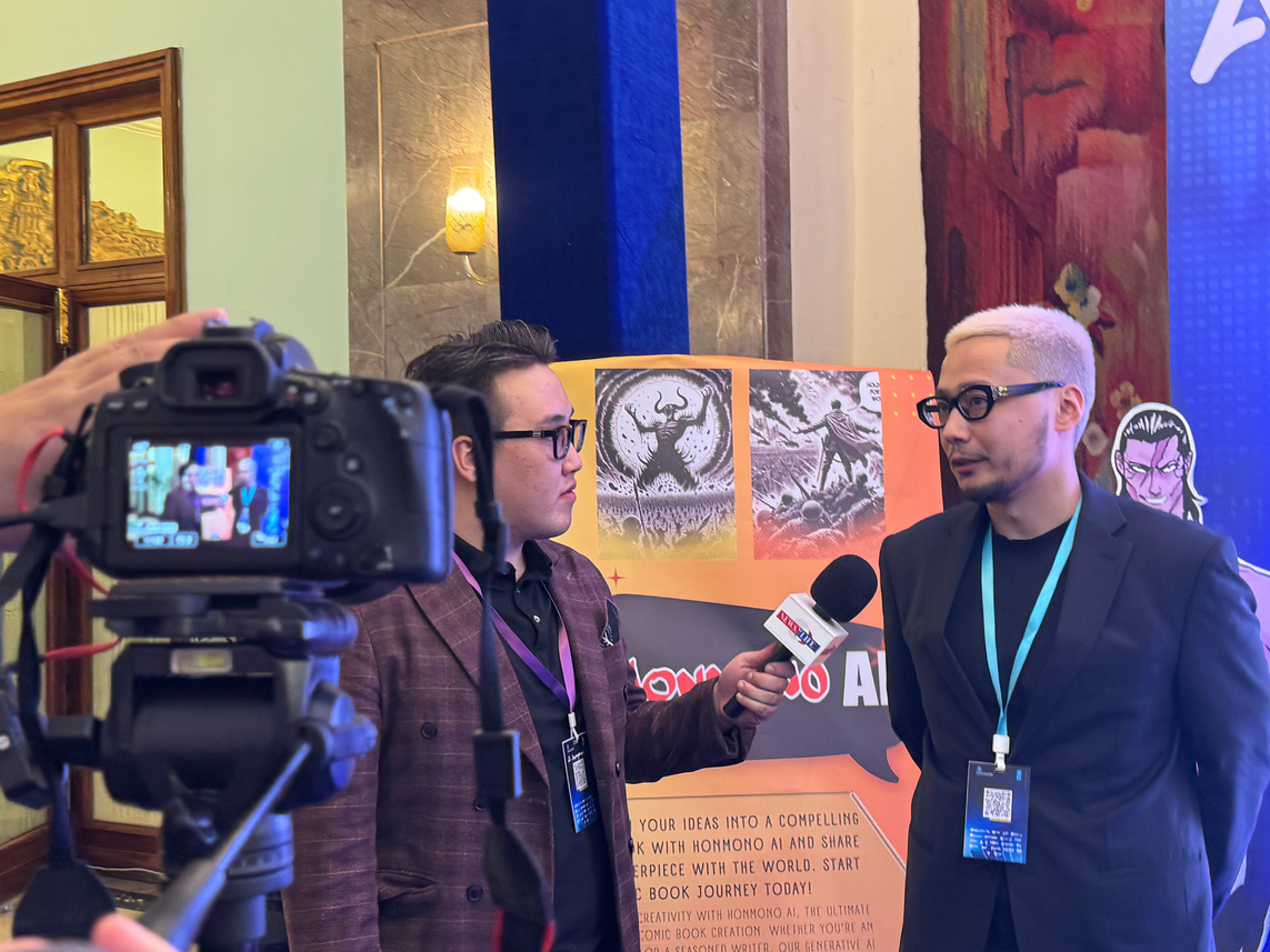 Honmono AI founder giving a press interview at a startup event